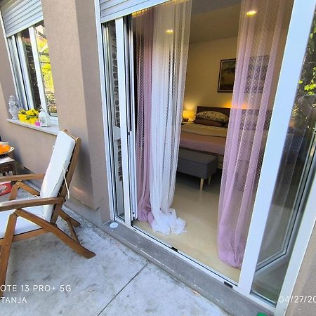 Apartma Rea Izola, Pergola & Terassa, Parking Esterno foto