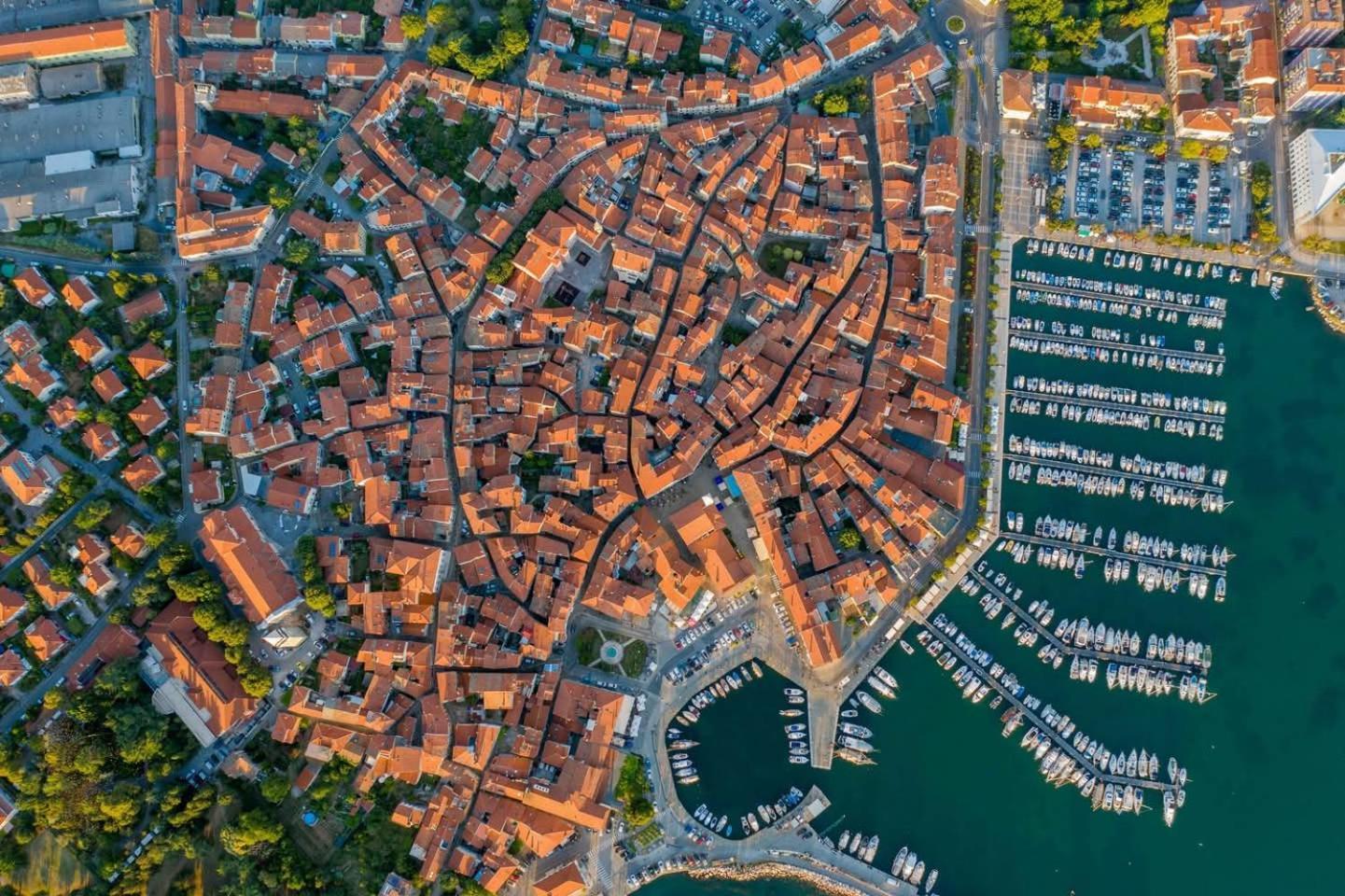 Apartma Rea Izola, Pergola & Terassa, Parking Esterno foto