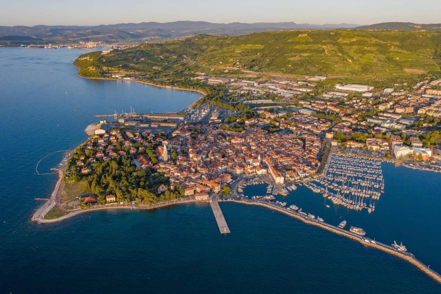 Apartma Rea Izola, Pergola & Terassa, Parking Esterno foto