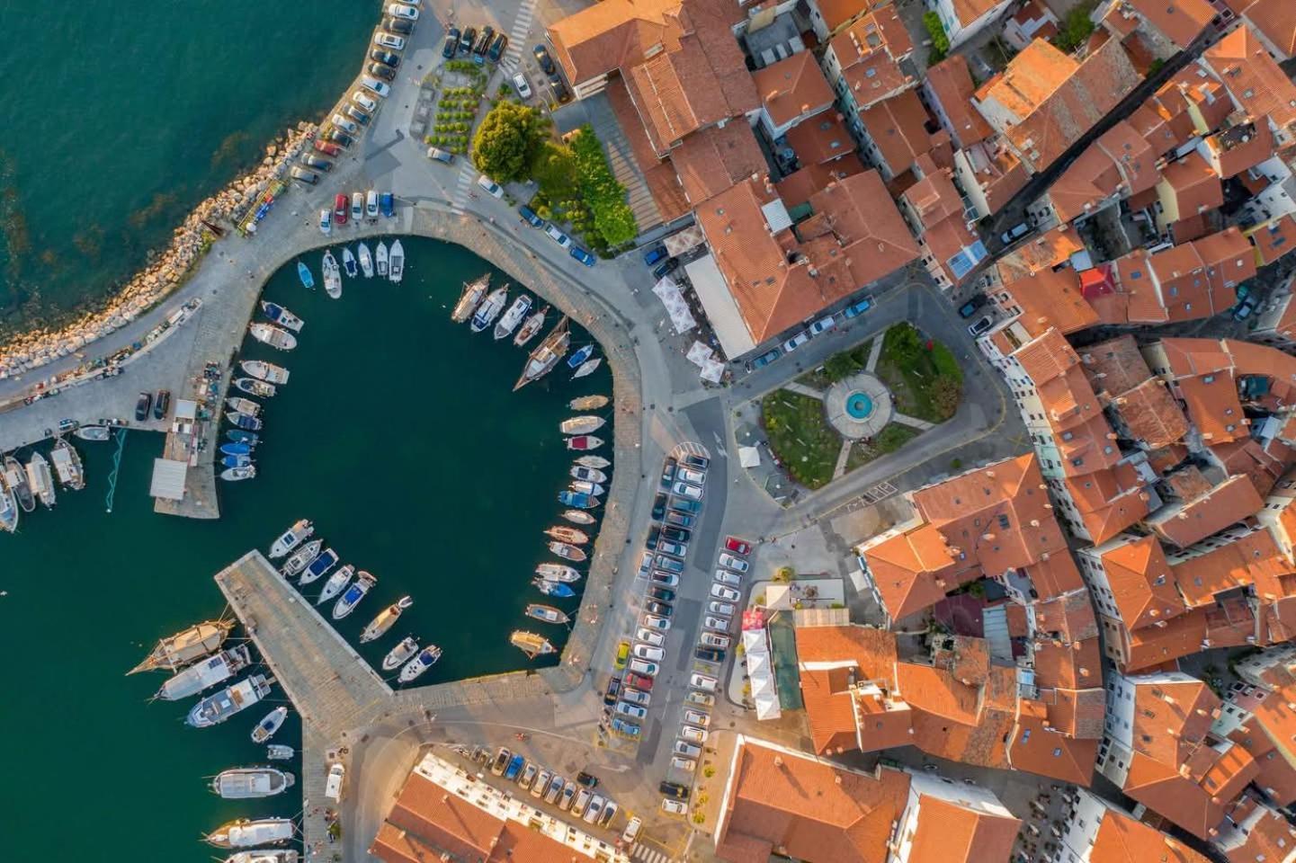 Apartma Rea Izola, Pergola & Terassa, Parking Esterno foto