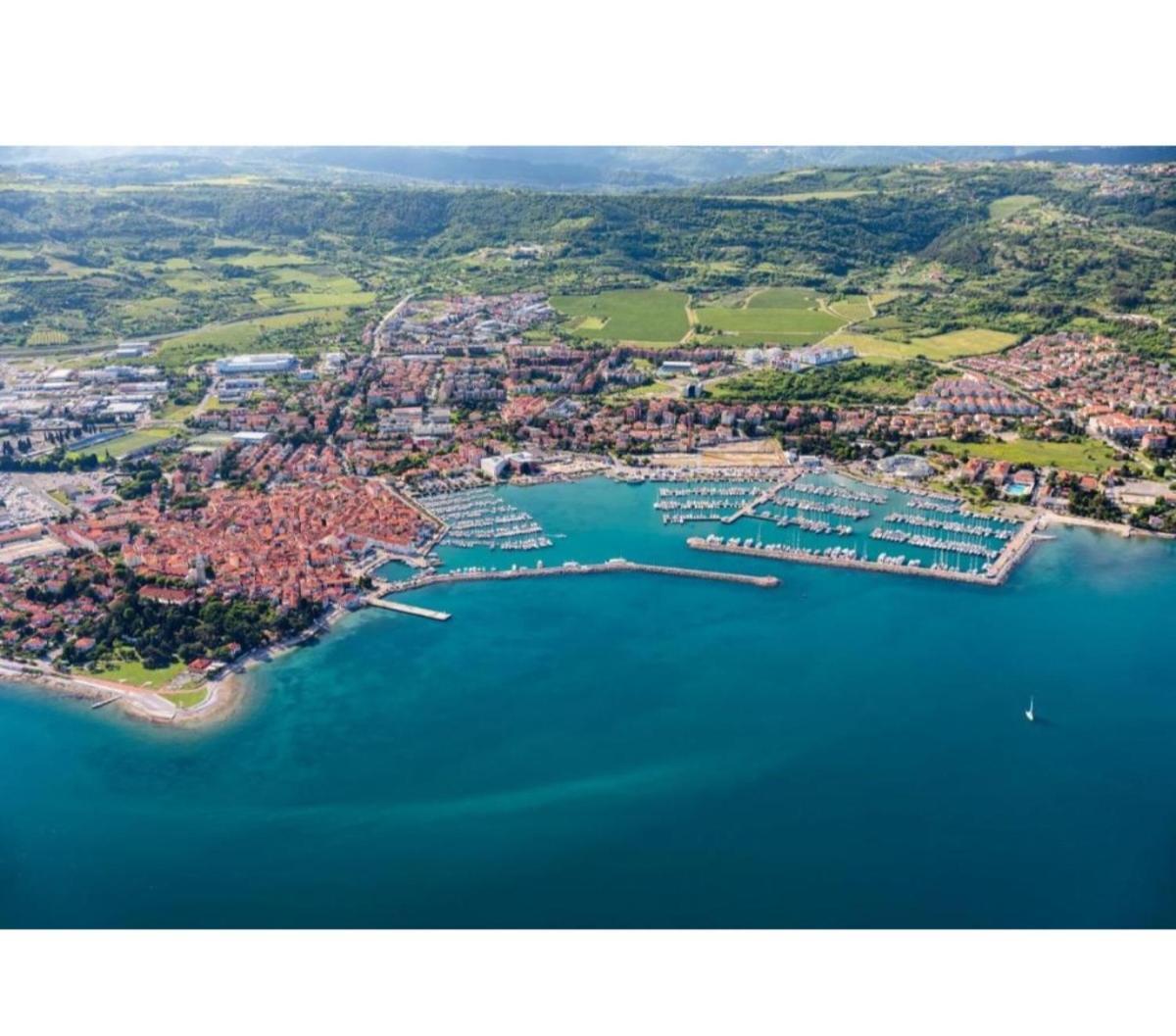 Apartma Rea Izola, Pergola & Terassa, Parking Esterno foto