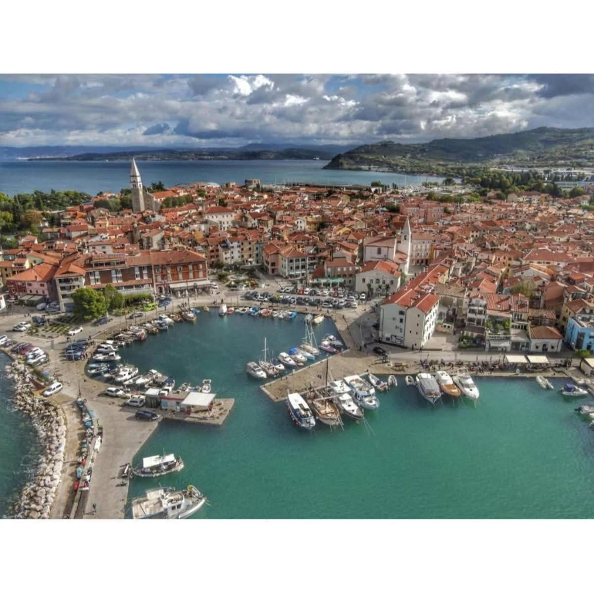 Apartma Rea Izola, Pergola & Terassa, Parking Esterno foto